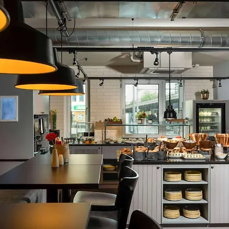 Vienna House Easy By Wyndham Szálloda 3*